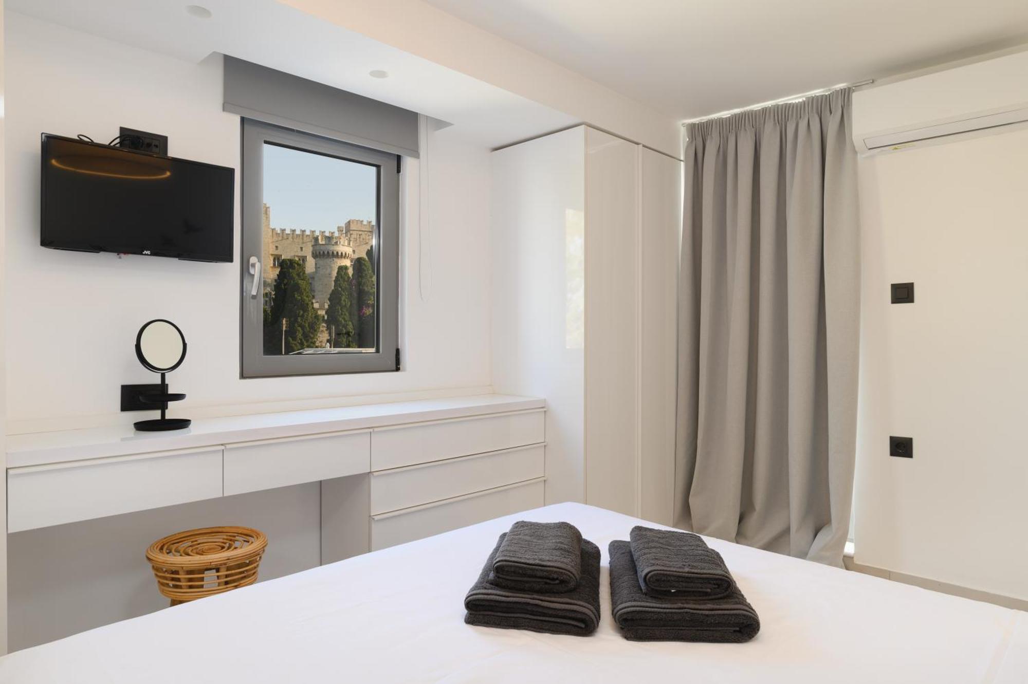 Castelo View Luxury Apt Rhodes City ภายนอก รูปภาพ